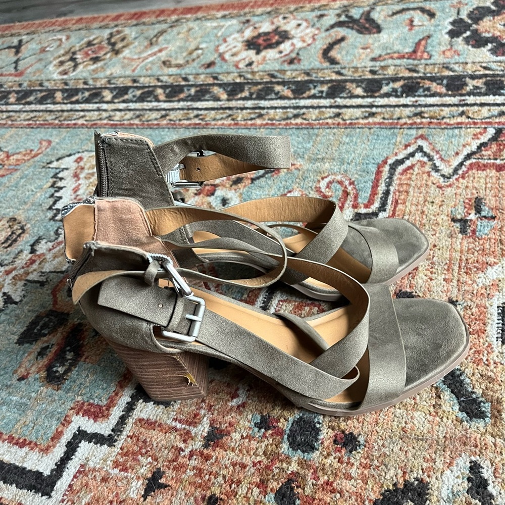 Olive Heels Size 10